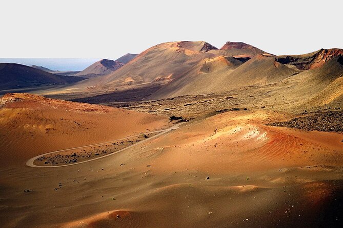 Timanfaya and Cueva de los Verdes - 8:00 a.m. pickup and how to find your coach