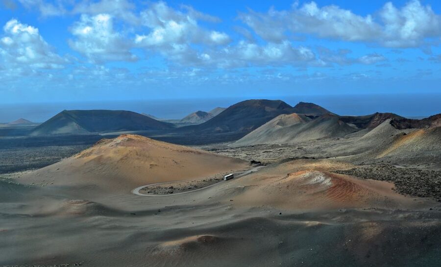 Timanfaya And El Golfo For Cruise Passengers (Mornings) - Getting to Timanfaya: Volcano Route and Hilario’s Plateau Heat Demos