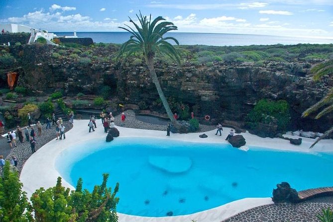 Timanfaya, Golfo, Jameos Agua & Camel Ride (opt) - Lanzarote - La Corona Volcano Viewpoint: A Calm Moment Between Stops