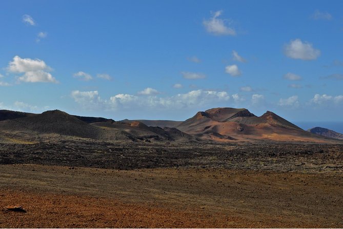 Tour Lanzarote South with Winery Visit - Salinas de Janubio: 10 minutes of salt-flat views