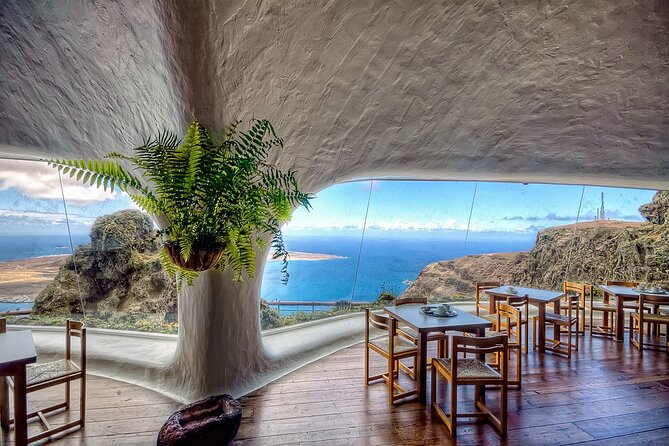 Tour of Jameos del Agua, Cueva de los Verdes and Viewpoint from the cliffs - How the 5-hour plan stays packed without feeling chaotic