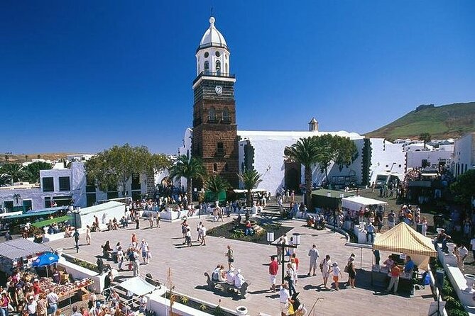 Traditional Canarian street market and marine reserve of La Graciosa - Transportation on the day: ship + bus, and why that matters