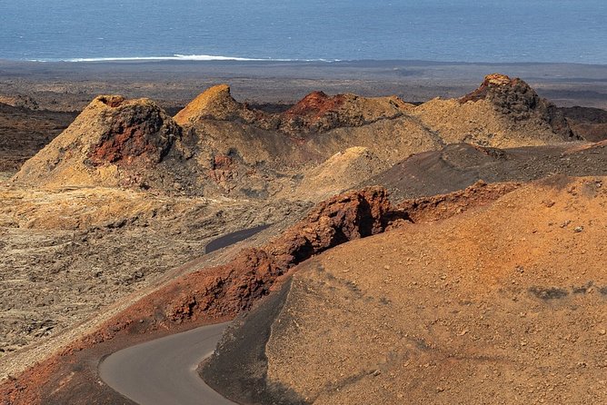 Volcano Hike - Timanfaya eruptions - Los Voles Natural Park: Cones, Craters, and the Eruption Story in Motion