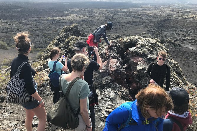 Volcano Trekking Tour (Timanfaya eruptions) - The Route Up la Rilla: 7km of Low-Difficulty Volcanic Walking